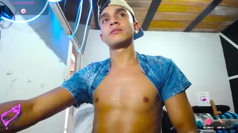 Snapshot of angel_latinboy chatting on January 2025 08:01:02 PM Angel online show from January 2025 08:01:02 PM