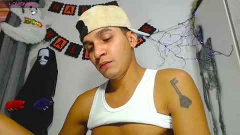 Snapshot of angel_latinboy chatting on October 2025 07:47:02 PM Angel online show from October 2025 07:47:02 PM