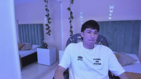 Snapshot of angel_of_sinn chatting on April 2026 05:40:01 AM angel_of_sinn online show from April 2026 05:40:01 AM