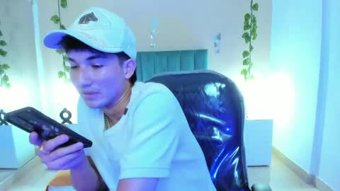 Snapshot of angel_of_sinn chatting on April 2026 07:45:01 AM angel_of_sinn online show from April 2026 07:45:01 AM