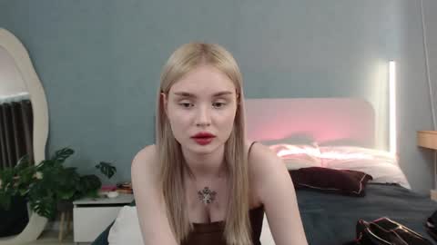 Snapshot of angel_share chatting on June 2026 06:15:02 AM Angela online show from June 2026 06:15:02 AM
