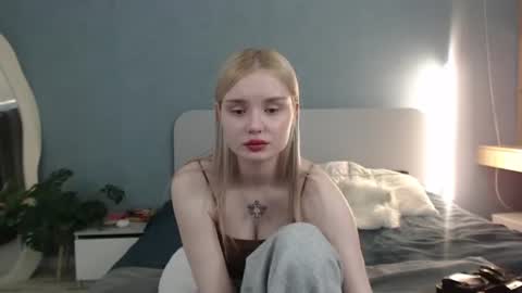Snapshot of angel_share chatting on June 2026 06:04:02 AM Angela online show from June 2026 06:04:02 AM