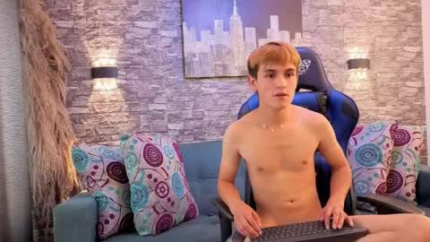 Snapshot of angel_vg chatting on April 2026 08:15:02 PM Angel online show from April 2026 08:15:02 PM