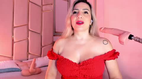 Snapshot of angel_vibes_ chatting on April 2026 04:23:02 PM Angel online show from April 2026 04:23:02 PM