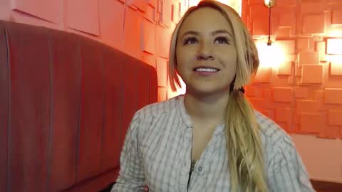 Snapshot of angel_white25 chatting on December 2025 11:37:01 AM Angel online show from December 2025 11:37:01 AM