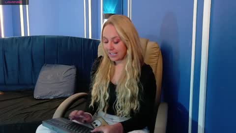Snapshot of angel_white25 chatting on April 2026 11:46:02 AM Angel online show from April 2026 11:46:02 AM
