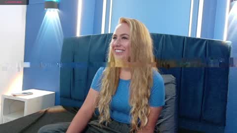 Snapshot of angel_white25 chatting on April 2026 02:08:02 PM Angel online show from April 2026 02:08:02 PM