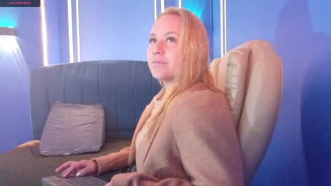 Snapshot of angel_white25 chatting on April 2026 01:26:02 PM Angel online show from April 2026 01:26:02 PM