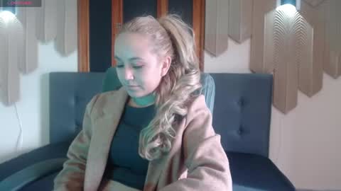 Snapshot of angel_white25 chatting on May 2026 12:10:01 PM Angel online show from May 2026 12:10:01 PM