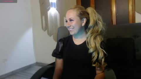 Snapshot of angel_white25 chatting on May 2026 11:18:02 AM Angel online show from May 2026 11:18:02 AM