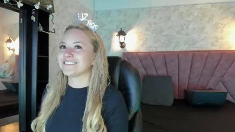Snapshot of angel_white25 chatting on May 2026 10:54:01 AM Angel online show from May 2026 10:54:01 AM