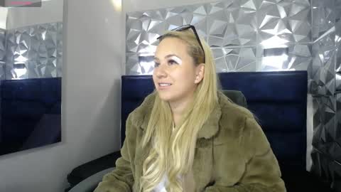 Snapshot of angel_white25 chatting on May 2026 11:14:01 AM Angel online show from May 2026 11:14:01 AM