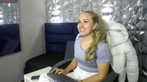 Snapshot of angel_white25 chatting on May 2026 12:01:01 PM Angel online show from May 2026 12:01:01 PM