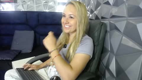 Snapshot of angel_white25 chatting on June 2026 11:34:02 AM Angel online show from June 2026 11:34:02 AM