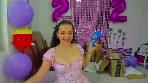 Snapshot of angela_hank2_ chatting on June 2026 01:12:02 PM ANGELA online show from June 2026 01:12:02 PM