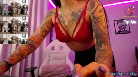 Snapshot of angela_lauren chatting on December 2024 12:52:02 AM Angela online show from December 2024 12:52:02 AM