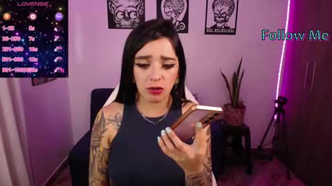 Snapshot of angela_lauren chatting on November 2025 10:21:02 PM Angela online show from November 2025 10:21:02 PM