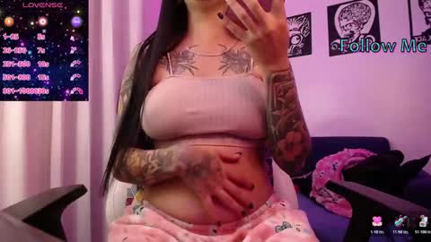 Angela online show from December 2025 11:11:01 PM