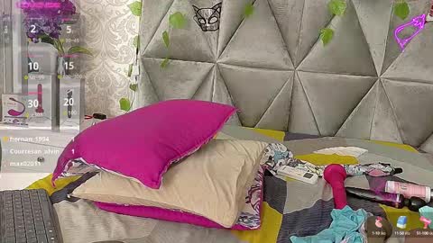 Angela online show from February 2025 07:02:02 PM