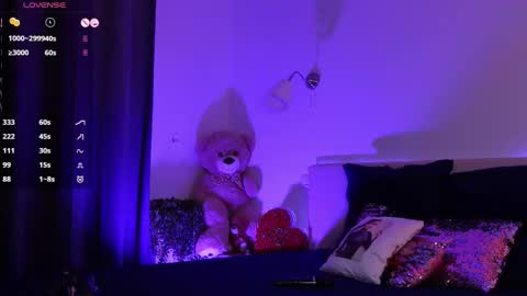 Angela online show from September 2025 01:10:01 PM