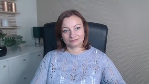Angela online show from October 2025 05:52:01 AM