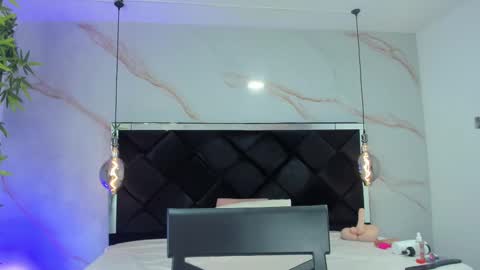 ANGELA online show from October 2025 12:14:02 PM