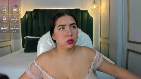 Snapshot of angelaluxi chatting on December 2024 12:05:01 PM Angela online show from December 2024 12:05:01 PM