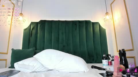 Snapshot of angelaluxi chatting on December 2024 03:36:02 PM Angela online show from December 2024 03:36:02 PM