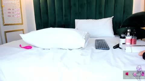 Snapshot of angelaluxi chatting on January 2025 03:13:02 PM Angela online show from January 2025 03:13:02 PM