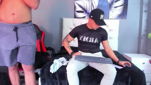 Angel And Cris online show from September 2025 12:43:02 PM