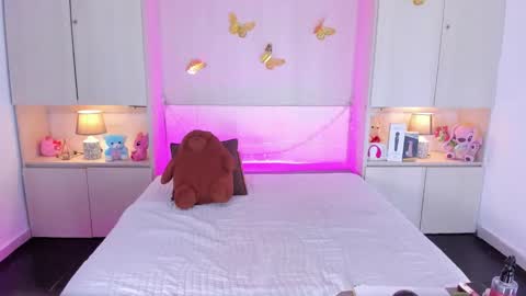 Snapshot of angelariverss chatting on March 2026 12:18:01 PM angelariverss online show from March 2026 12:18:01 PM