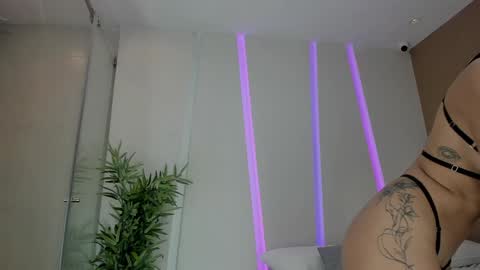 Snapshot of angelbae_ chatting on January 2025 05:39:01 PM AngelBae  online show from January 2025 05:39:01 PM