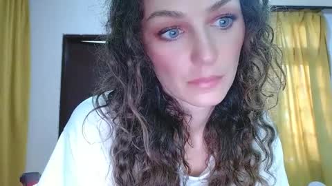 Angelbel1e online show from February 2025 03:33:02 AM