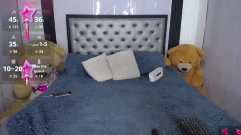 Snapshot of angelcamgirl20 chatting on October 2025 07:20:02 AM angel online show from October 2025 07:20:02 AM