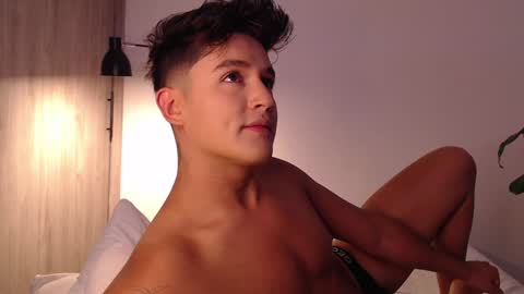 Snapshot of angelcossio chatting on December 2024 09:22:01 PM Angel online show from December 2024 09:22:01 PM