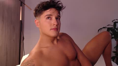 Snapshot of angelcossio chatting on January 2025 09:40:01 PM Angel online show from January 2025 09:40:01 PM