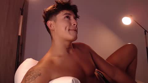 Snapshot of angelcossio chatting on March 2025 10:09:02 PM Angel online show from March 2025 10:09:02 PM