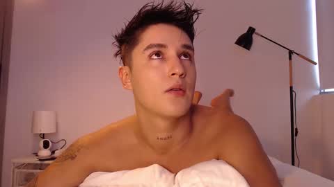 Snapshot of angelcossio chatting on October 2025 08:43:02 PM Angel online show from October 2025 08:43:02 PM