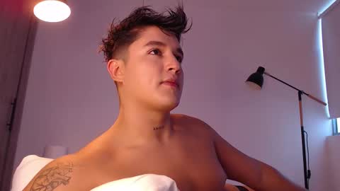 Snapshot of angelcossio chatting on October 2025 08:43:02 PM Angel online show from October 2025 08:43:02 PM