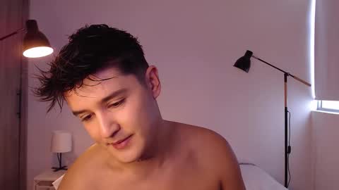 Angel online show from October 2025 07:04:02 PM