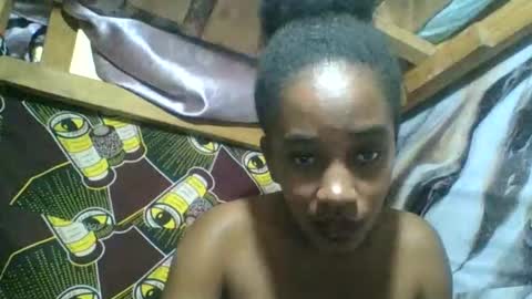 Snapshot of angelettee chatting on June 2026 12:43:01 PM Angelettee online show from June 2026 12:43:01 PM