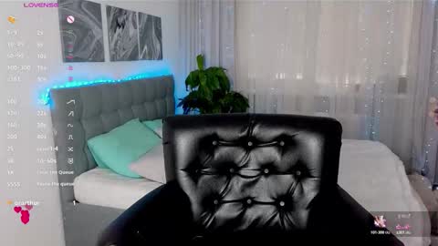 Snapshot of angeli_eyes chatting on September 2025 10:48:01 AM Ksenia online show from September 2025 10:48:01 AM