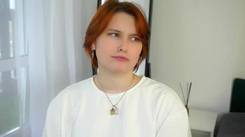 Snapshot of angeliastouffer chatting on October 2025 08:18:01 AM Viola online show from October 2025 08:18:01 AM