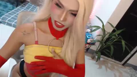 Snapshot of angelic_face_808 chatting on May 2026 01:00:01 AM DIVINE ANGEL online show from May 2026 01:00:01 AM