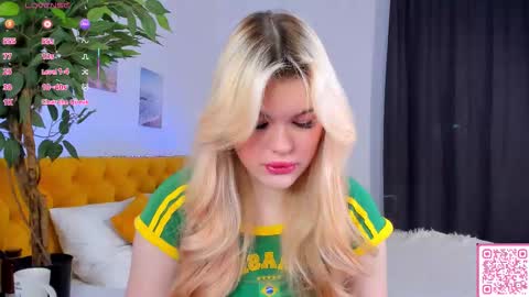 Snapshot of angelic_pricess chatting on March 2026 01:21:02 AM Emma online show from March 2026 01:21:02 AM