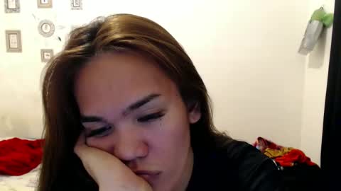 Snapshot of angelic_slutxx chatting on January 2025 05:27:01 PM Yhanna online show from January 2025 05:27:01 PM