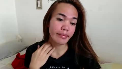 Snapshot of angelic_slutxx chatting on January 2025 02:43:02 AM Yhanna online show from January 2025 02:43:02 AM