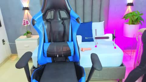 A N G E L I C A online show from October 2025 12:02:02 PM