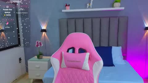 A N G E L I C A online show from October 2025 12:08:02 PM