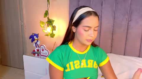 Snapshot of angelicaa_garcia chatting on June 2026 11:21:02 AM angelicaa_garcia online show from June 2026 11:21:02 AM